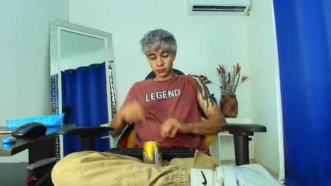 Snapshot of zacktk7 chatting on February 27, 8:20 pm zack online show from February 27, 8:20 pm