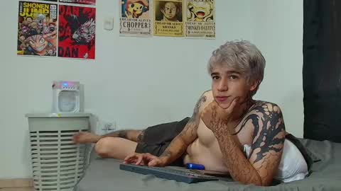 Snapshot of zacktk7 chatting on March 1, 7:04 pm zack online show from March 1, 7:04 pm