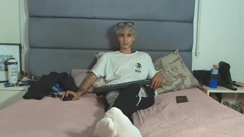 Snapshot of zacktk7 chatting on March 3, 9:37 pm zack online show from March 3, 9:37 pm