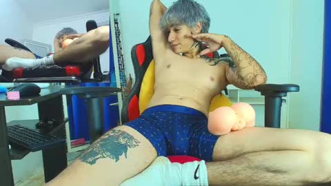 Snapshot of zacktk7 chatting on March 5, 10:43 pm zack online show from March 5, 10:43 pm