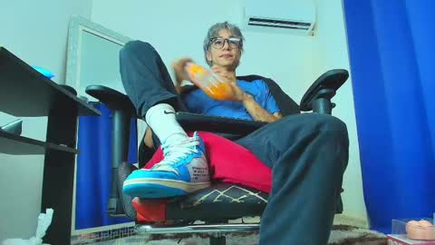 Snapshot of zacktk7 chatting on March 6, 6:41 am zack online show from March 6, 6:41 am