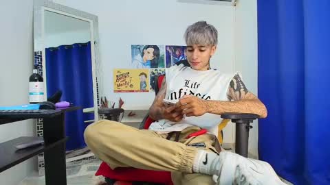 Snapshot of zacktk7 chatting on March 10, 8:23 pm zack online show from March 10, 8:23 pm