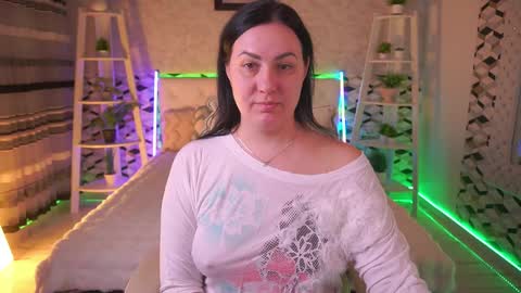 Zafiramoonn online show from April 7, 5:30 am