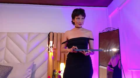 Snapshot of zafiro_gem_ chatting on September 8, 7:57 pm Karina online show from September 8, 7:57 pm