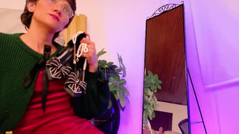 Snapshot of zafiro_gem_ chatting on September 13, 8:47 am Karina online show from September 13, 8:47 am