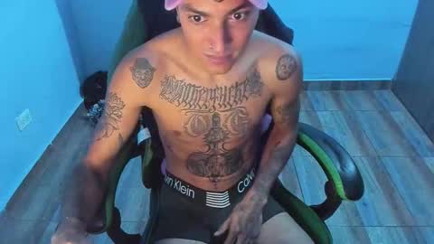 Snapshot of zafirocum chatting on November 27, 2:30 pm BiG Zafiro online show from November 27, 2:30 pm