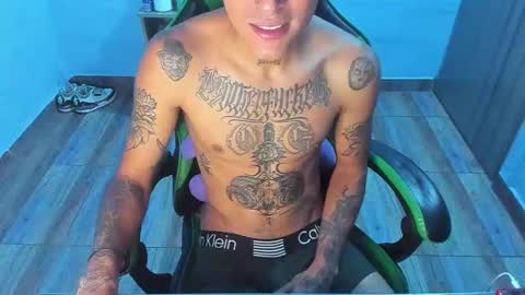 Snapshot of zafirocum chatting on December 2, 12:21 pm BiG Zafiro online show from December 2, 12:21 pm