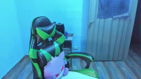 BiG Zafiro online show from January 6, 11:25 am