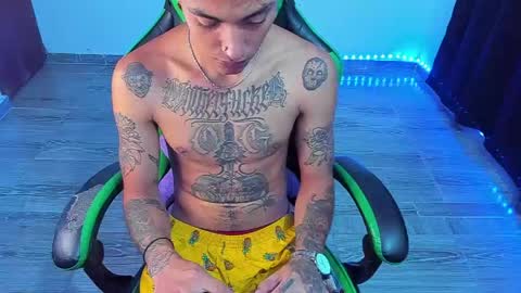 Snapshot of zafirocum chatting on May 25, 12:33 pm BiG Zafiro online show from May 25, 12:33 pm