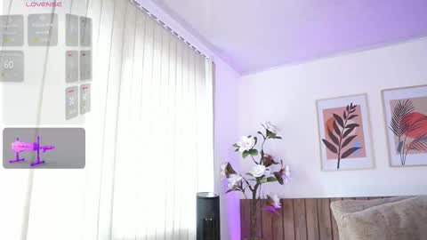 Snapshot of zahrawilliams chatting on November 21, 7:12 pm Zara Williams online show from November 21, 7:12 pm