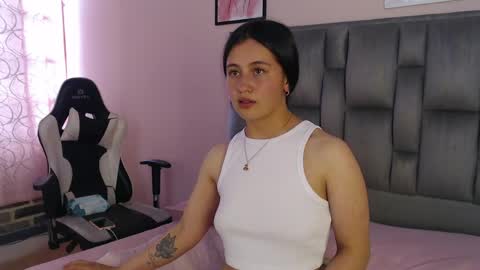 Snapshot of zaida_1 chatting on June 3, 6:02 pm Zaida online show from June 3, 6:02 pm