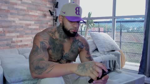 INSTAGRAM yormanfit7 online show from January 13, 11:30 am