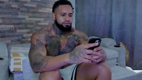 INSTAGRAM yormanfit7 online show from January 31, 12:51 pm