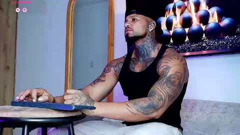 Snapshot of zain_diesel7 chatting on July 23, 9:24 pm INSTAGRAM yormanfit7 online show from July 23, 9:24 pm