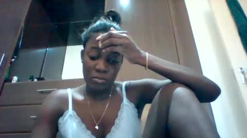 Snapshot of zainxxxx chatting on May 22, 9:26 am zainxxxx online show from May 22, 9:26 am
