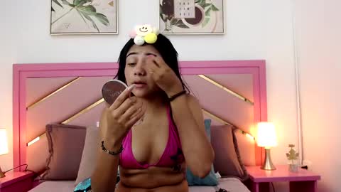 Snapshot of zaira_angel chatting on February 22, 6:41 pm Zaira Angel online show from February 22, 6:41 pm