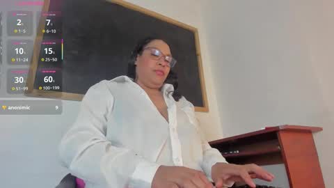 Snapshot of zamariah chatting on October 29, 9:49 pm Danna online show from October 29, 9:49 pm