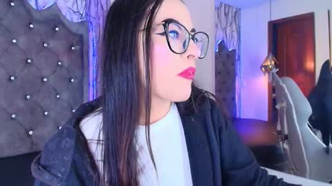 Snapshot of zami_escobar_of chatting on November 14, 7:34 pm online show from November 14, 7:34 pm