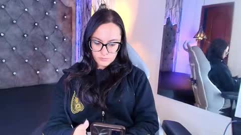 Snapshot of zami_escobar_of chatting on November 15, 6:59 pm online show from November 15, 6:59 pm