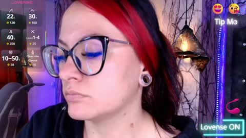   online show from April 10, 6:45 pm