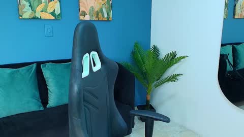 zamira_taylor online show from September 19, 4:25 am