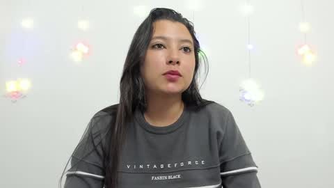 Snapshot of zammii69 chatting on December 24, 12:44 am zammii69 online show from December 24, 12:44 am