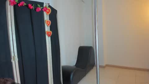 zammyrossee online show from February 24, 1:47 am