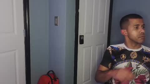 Snapshot of zamoraedii1994 chatting on December 25, 2:14 am Edii online show from December 25, 2:14 am