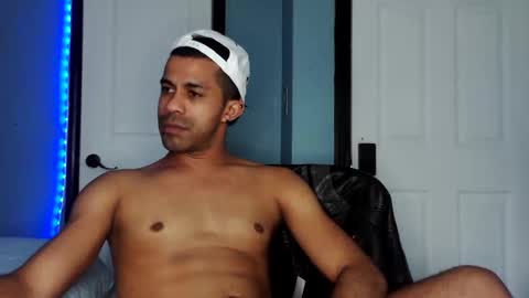 Snapshot of zamoraedii1994 chatting on December 28, 2:21 pm Edii online show from December 28, 2:21 pm