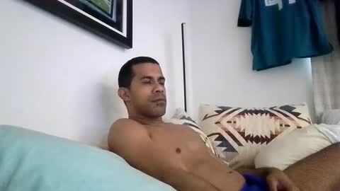 Snapshot of zamoraedii1994 chatting on January 6, 10:37 pm Edii online show from January 6, 10:37 pm