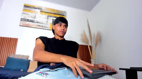 Zander online show from November 5, 1:33 pm