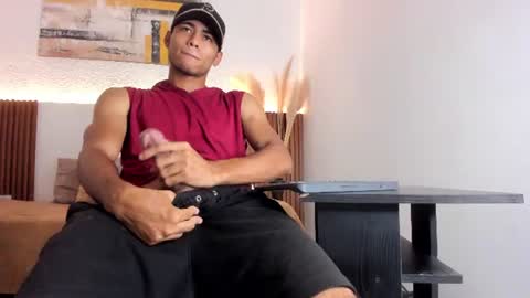 Snapshot of zander_2120 chatting on June 20, 12:52 pm Zander online show from June 20, 12:52 pm