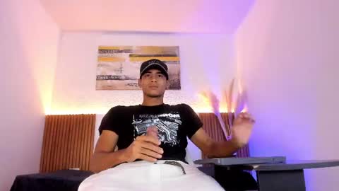 Snapshot of zander_2120 chatting on June 25, 1:37 pm Zander online show from June 25, 1:37 pm