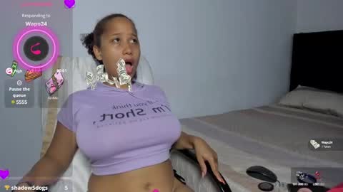 Snapshot of zandra_kiman chatting on February 1, 1:44 am Zandra online show from February 1, 1:44 am