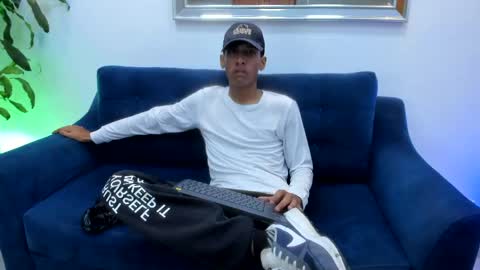 Snapshot of zane_belville chatting on May 6, 11:04 am Zane Belville online show from May 6, 11:04 am