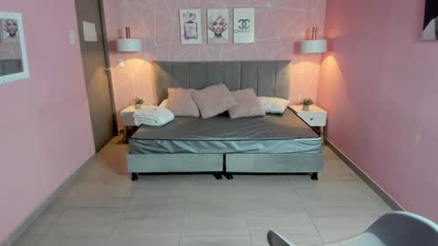 Snapshot of zara__sweet chatting on January 2, 12:13 pm Zara Sweet online show from January 2, 12:13 pm