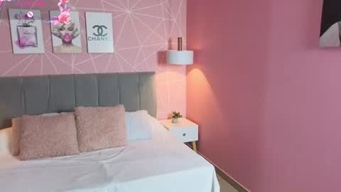 Snapshot of zara__sweet chatting on July 9, 3:27 pm Zara Sweet online show from July 9, 3:27 pm