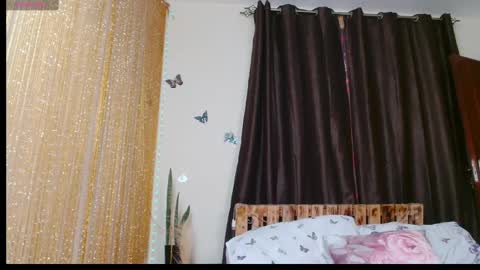 Snapshot of zara_lae chatting on January 10, 8:07 am nicky online show from January 10, 8:07 am