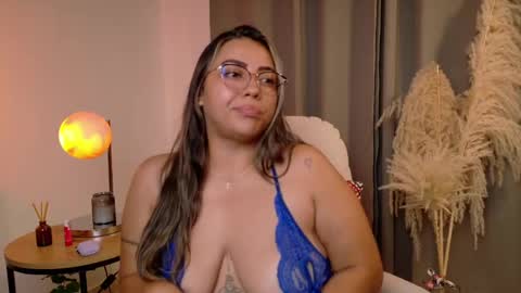 Snapshot of zara_nova chatting on May 16, 12:07 am Zara Nova online show from May 16, 12:07 am
