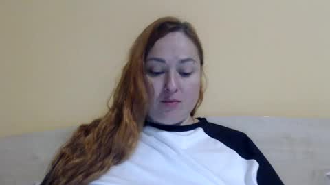 Snapshot of zara_red chatting on July 10, 12:41 pm Kate. if im not here im here foxy red333 online show from July 10, 12:41 pm