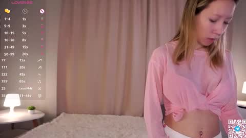 Snapshot of zara_shine chatting on November 6, 6:20 pm Criss online show from November 6, 6:20 pm