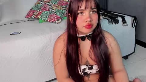 Snapshot of zara_snow chatting on February 4, 4:24 pm zara online show from February 4, 4:24 pm