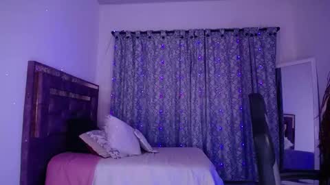 Zara online show from April 24, 8:06 am