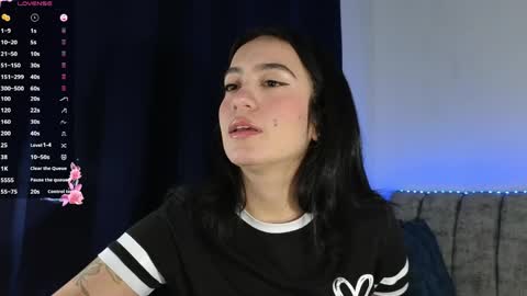 Snapshot of zaradames_ chatting on May 4, 4:41 am zaradames_ online show from May 4, 4:41 am