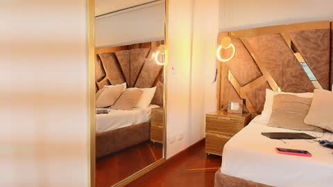 Zarah Andrews online show from September 9, 12:37 pm