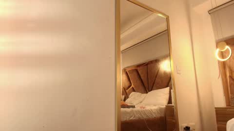 Zarah Andrews online show from November 4, 12:04 pm