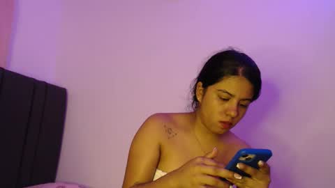 Snapshot of zarah_v chatting on May 15, 1:18 pm Fernanda online show from May 15, 1:18 pm