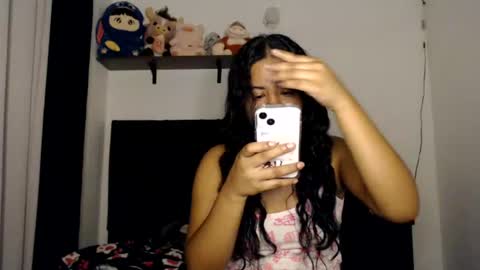 Snapshot of zarah_v chatting on June 22, 9:50 am Fernanda online show from June 22, 9:50 am