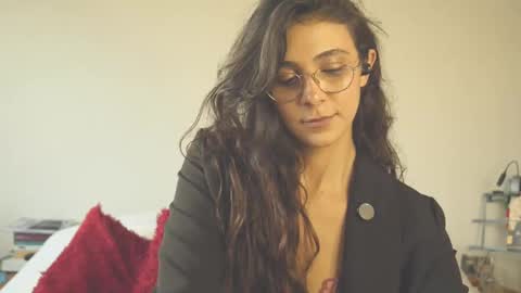 Miss Lynch   Next show  2911 online show from September 15, 9:48 pm