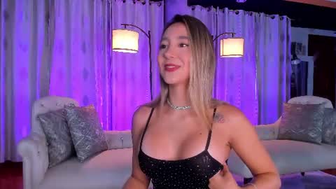 Snapshot of zarajener chatting on July 17, 12:28 am online show from July 17, 12:28 am
